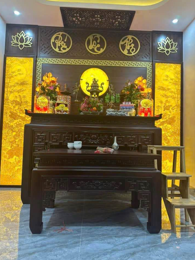 Vách ngăn phòng thờ tranh trúc chỉ 2.png